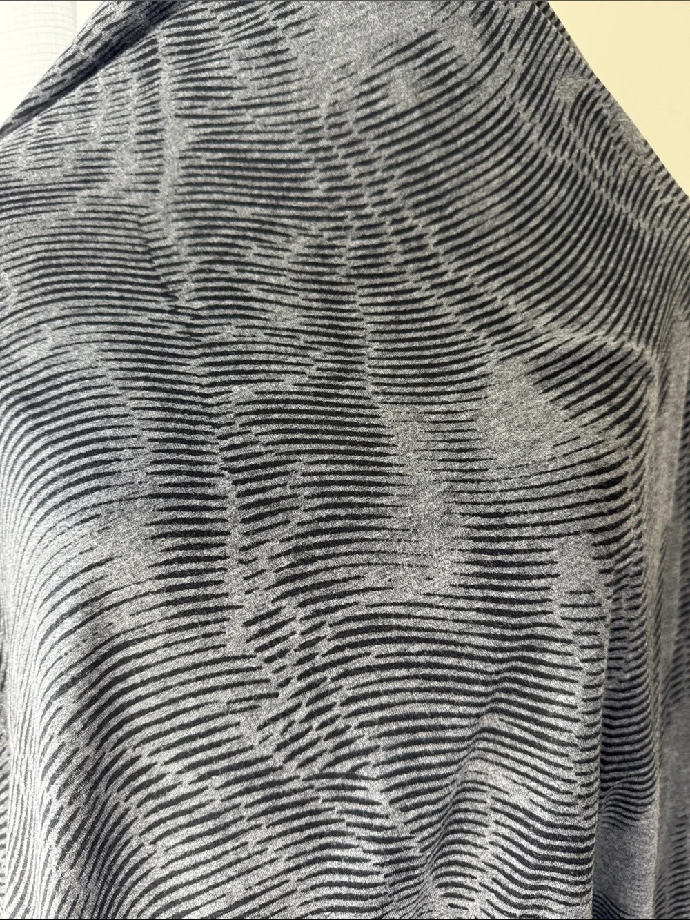 Nike dri-fit gray/black patterned infinity scarf. OS.